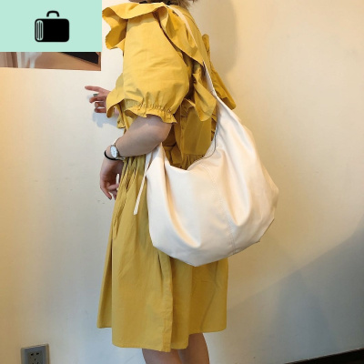 包包新款2020复古极简褶皱饺子包ins女包潮百搭单肩包斜跨牛角包NEW LAKE女斜挎包