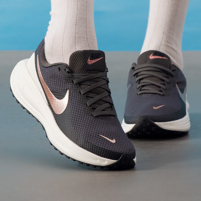耐克(NIKE)女鞋新款REVOLUTION 8时尚潮流缓震透气公路健身跑步鞋HJ8485-200 ZP