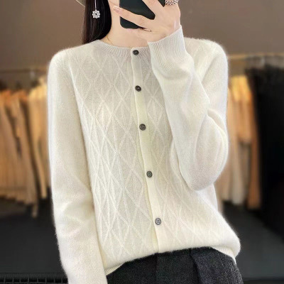 年秋冬新款安迪绒圆领针织开衫长袖女菱形提花宽松气质上衣