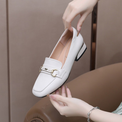 方头深口单鞋女25春秋新款英伦风金属扣31小皮鞋小码时尚女乐福鞋