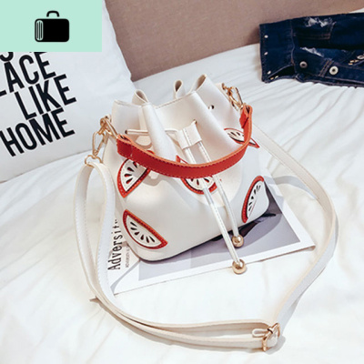 ins可爱水桶包女2020新款学生韩版百搭斜挎包大容量手提单肩包潮NEW LAKE 潮流时尚白色女士单肩包