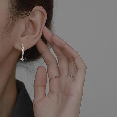 s925银针四芒星耳扣女轻奢小众设计感朋克创意耳环ins冷淡风耳饰送女朋友老婆情人节七夕生日礼物