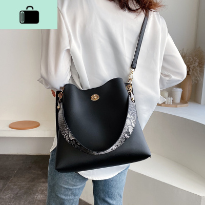高级感包包春夏网红手提水桶包女2020新款韩版百搭ins单肩斜挎包NEW LAKE女士单肩包