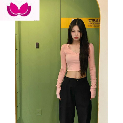 七斓纯欲风甜辣粉色正肩长袖t恤女冬内搭设计感小众别致短款上衣