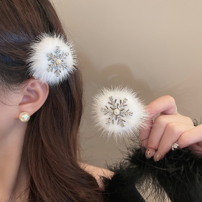 秋冬雪花毛球鸭嘴夹气质发夹女高级感刘海侧边碎发夹2024新款头饰送女朋友老婆情人节七夕生日礼物