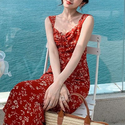 茶歇法式红色碎花吊带连衣裙子女夏季新款海边度假沙滩长裙子