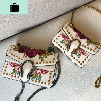 绣花小包包女2020新款斜挎链条刺绣锁扣铆钉单肩包欧美时尚女包潮NEW LAKE女斜挎包