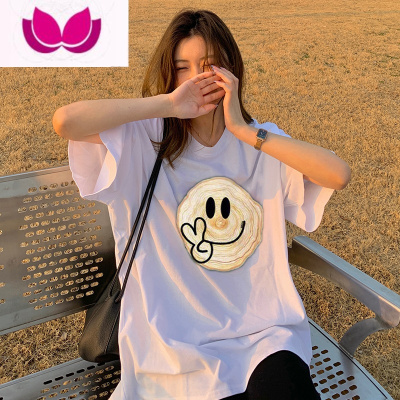 七斓绿色正肩T恤女夏季2023新款复古笑脸印花宽松中长款百搭短袖上衣