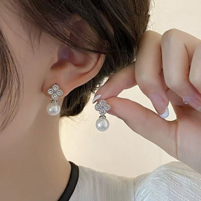 幸运四叶草珍珠耳钉女S999足银气质百搭耳环夏季小香风耳饰品批发送女朋友老婆情人节七夕生日礼物