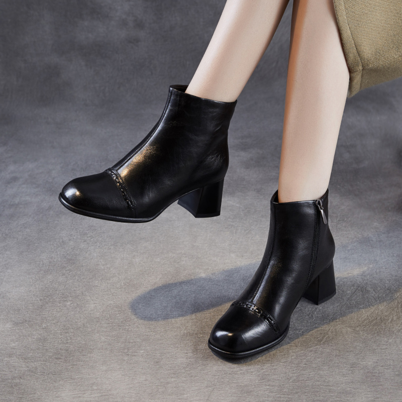 黑色粗跟轻奢羊皮短靴女秋冬款软底真皮方头气质显瘦加绒靴子