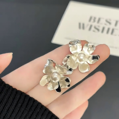 S925银针不规则花朵珍珠耳环优雅高级感复古耳饰小众气质夸张耳钉送女朋友老婆情人节七夕生日礼物