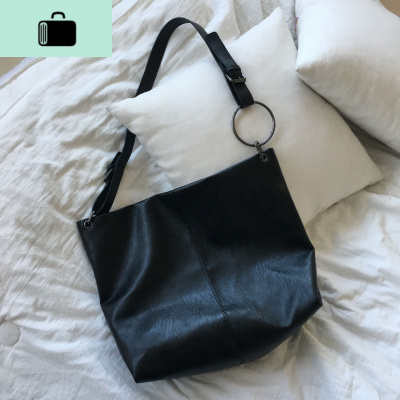 新款金属扣网红大容量韩版软面料水桶包单肩斜跨时尚托特包NEW LAKE女士单肩包