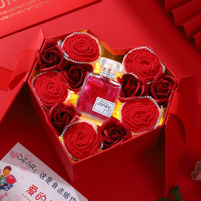 本命年生日礼物女生送老婆女朋友闺蜜实用2025蛇年结婚女内裤花束