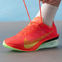 耐克(NIKE)男鞋新款VAPORFLY4 ZOOMX缓震透气专业竞速马拉松跑步鞋HF6414-600 ZP