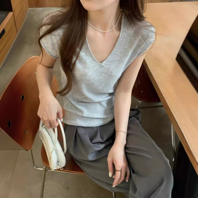 设计感卷边V领针织T恤女装夏季新款休闲简约套头学生上衣潮