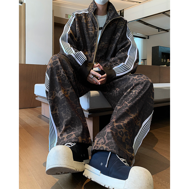 套装男春秋季新款高街美式复古豹纹水洗男女同款宽松情侣夹克外套