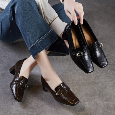 2026春新款手抓牛皮乐福鞋通勤轻奢女鞋方头粗跟单鞋皮带扣小皮鞋