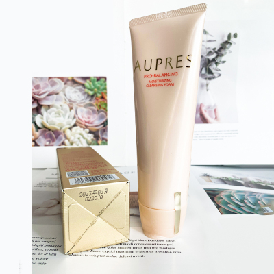欧珀莱AUPRES均衡保湿柔润洁面膏125g
