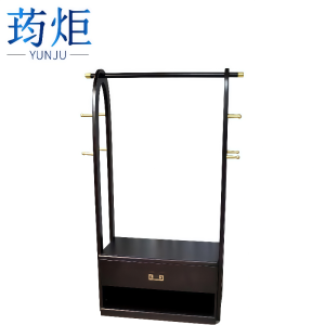 荺炬 衣帽架