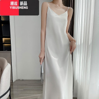 YIBUSHENG仿醋酸缎面黑色吊带连衣裙女季新款性感过膝设计感小众外穿长裙