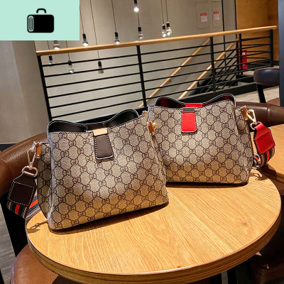 女包2020春夏新款时尚ins超火百搭洋气网红单肩斜挎水桶小包包潮NEW LAKE女斜挎包