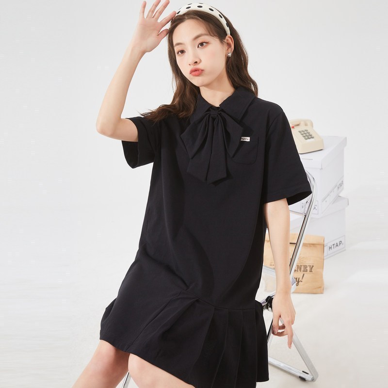 [2.5折价69元]唐狮黑色POLO裙夏季新款女装学院风针织百褶连衣裙送领结