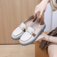 一脚蹬女鞋春秋新款小白鞋休闲女式真皮软底拼色乐福鞋懒人鞋