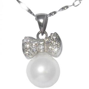 梦克拉 Mkela S925银镶珍珠吊坠 蝴蝶情缘 近圆 淡水珍珠 吊坠 珍珠 送朋友