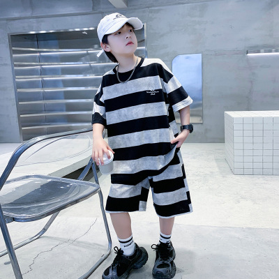 男童夏季短袖套装帅气时髦儿童条纹两件套2026新款中大童装夏装潮