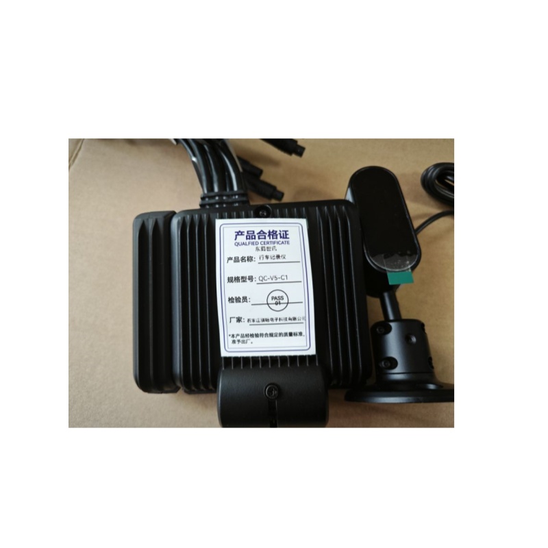 主动安全智能监控一体机 行车记录仪套装 QC-V5-C1