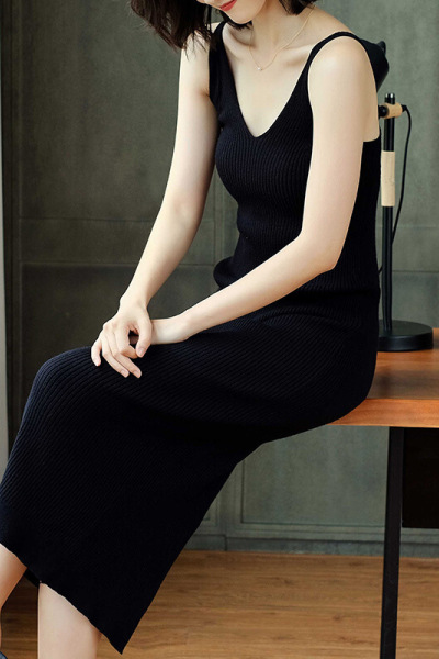 迪鲁奥(DILUAO)无袖吊带背心裙中长款外穿秋冬打底连衣裙过膝针织毛衣裙内搭修身