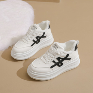 小白鞋子女秋季新款韩版ins女学生休闲潮流百搭女鞋街拍