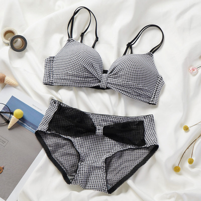 Ideamini性感无痕文胸小胸聚拢深v美背内衣女套装无钢圈上托调整型超薄款文胸套装