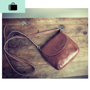 原创复古森女日系软皮小包女士单肩包斜挎小包斜跨迷你手机小方包NEW LAKE