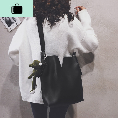 大容量包包女包新款2020韩版百搭水桶包纯色休闲购物单肩斜挎包潮NEW LAKE女斜挎包