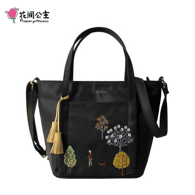 花间公主Iwish2021春季刺绣文艺流苏斜挎单肩手提尼龙布休闲女包
