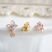 韩国进口创意小巧精致机器人牛油果花朵蓝钻耳骨钉耳蜗钉小耳朵送女朋友老婆情人节七夕生日礼物