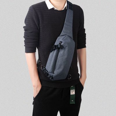 男士胸包休闲单肩包斜挎包2020新款男包包小背包潮