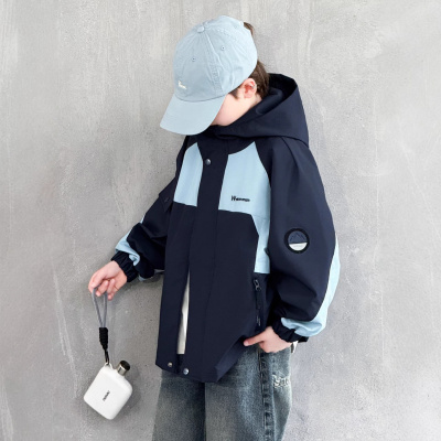 男童春秋款外套2026新款大童春装男孩春季休闲儿童冲锋衣帅气时髦