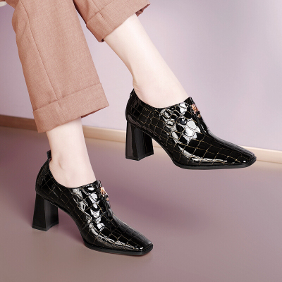 X.I.JUEBOKE意大利品牌高跟鞋女粗跟单鞋英伦方头鞋子女春季2021新款女鞋漆皮深口鞋