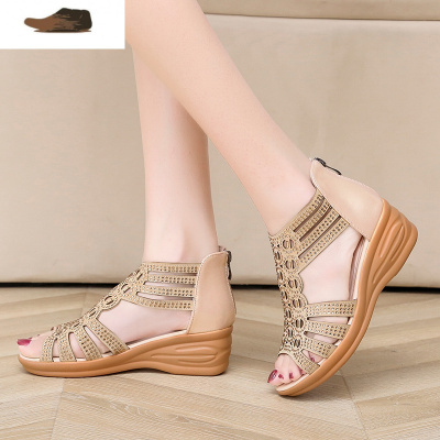 Ideamini妈妈凉鞋坡跟2020新款中跟包跟防滑休闲女鞋时尚百搭厚底凉鞋女夏凉鞋