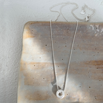 s925纯银磨砂甜甜圈圆环项链女款2025新款日常百搭锁骨链饰品送女朋友老婆情人节七夕生日礼物