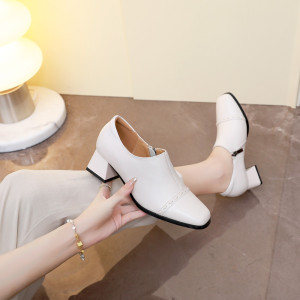 新款女鞋方头粗跟中跟时装鞋中跟鞋韩版单鞋复古英伦风小皮鞋