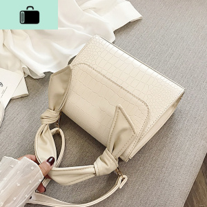 新款小包包女2020潮韩版百搭斜挎包chic单肩包时尚质感手提包NEW LAKE女士单肩包