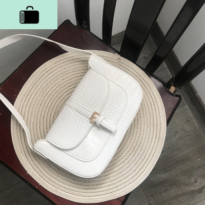 夏季复古腋下包小众设计单肩包包女2020新款夏季百搭手提包法棍包NEW LAKE女士单肩包