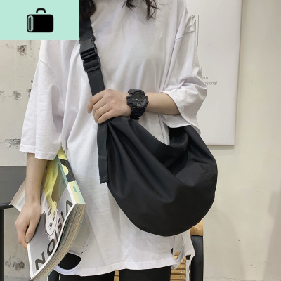 韩版黑色包包女ins学生酷潮简约尼龙防水chic轻便休闲饺子斜挎包NEW LAKE女斜挎包