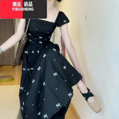 YIBUSHENG法式黑色方领连衣裙子女季2024新款收腰显瘦轻奢高级感气质长裙