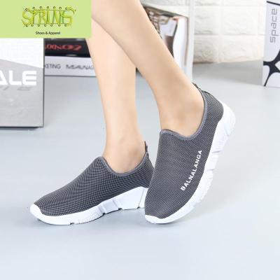 新款老北京女士布鞋透气平底休闲鞋防滑除臭单鞋运动鞋软底妈妈鞋语娄