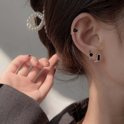 s925银针黑色爱心耳圈女韩国轻奢小众设计感耳环个性精致星星耳扣送女朋友老婆情人节七夕生日礼物