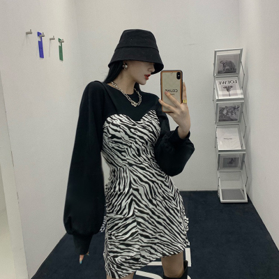 语娄大码女装小众设计感卫衣拼接连衣裙收腰显瘦气质圆领斑马纹包臀裙2021大码女装